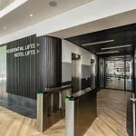 Studio Deluxe Apartments At One Thibault With Spectacular Views
